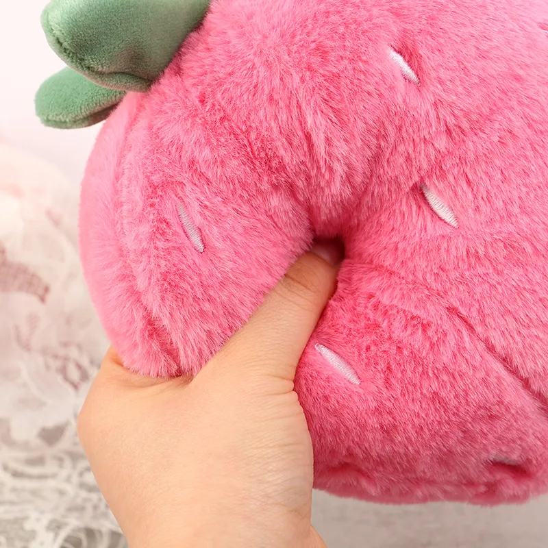 Superweiches Erdbeerkissen-Spielzeug, kreatives, leichtes, süßes Erdbeerkissen, Puppenhaus, dekorative Puppenornamente für Mädchen, Geschenk — image 1