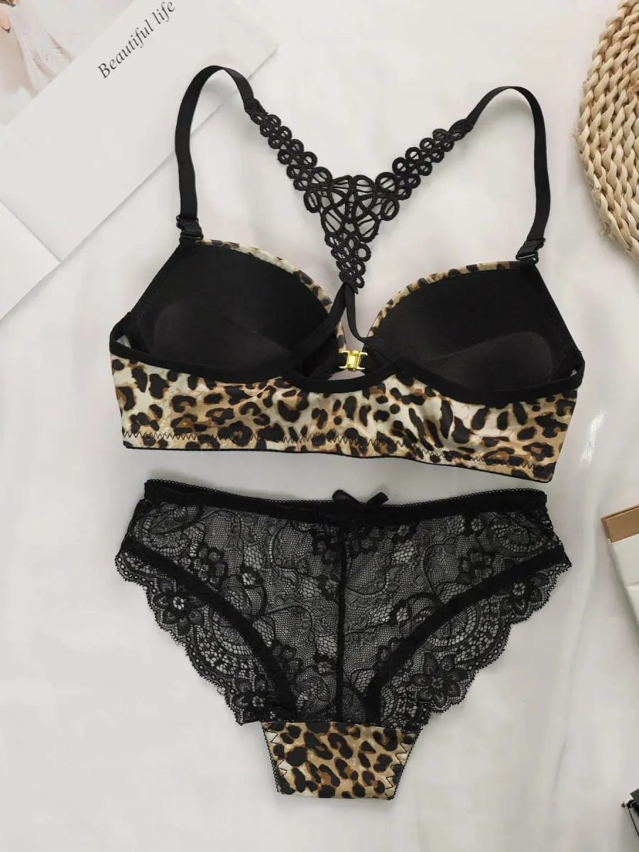 Ladies' New Leopard Print Sexy And Comfortable Front Bbutton Beautiful Back Underwear Lace Triangle Underwear Set A3159 — image 2