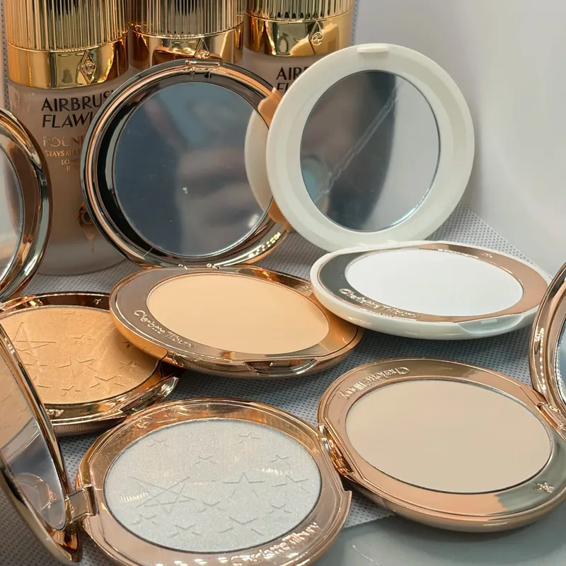 CT Holding Liquid Foundation Essence Hyaluronic Acid Foundation Makeup Spray Pressed Powder Effectively Maintains Makeup Effect — image 2