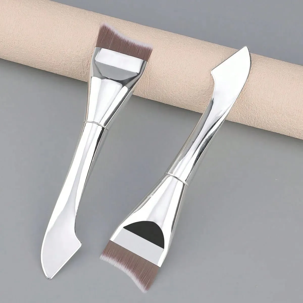 Továbbfejlesztett Crescent Design alapozó smink ecset Ultra vékony, sima felvitel Folyékony maszk Spatula Sminkecsetek Szépségeszközök — image 1