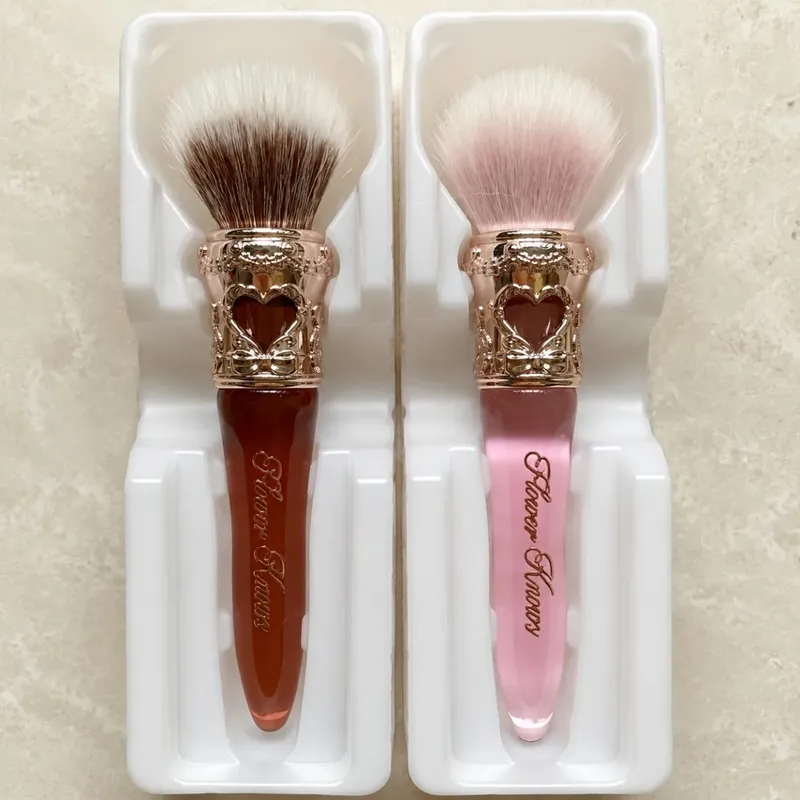 Flower Knows Makeup Brush Set 2pcs Swan Ballet Sweetie Bear Knight Unicorn Blush Brush Soft Synthetic Hair Cute Makeup Tools