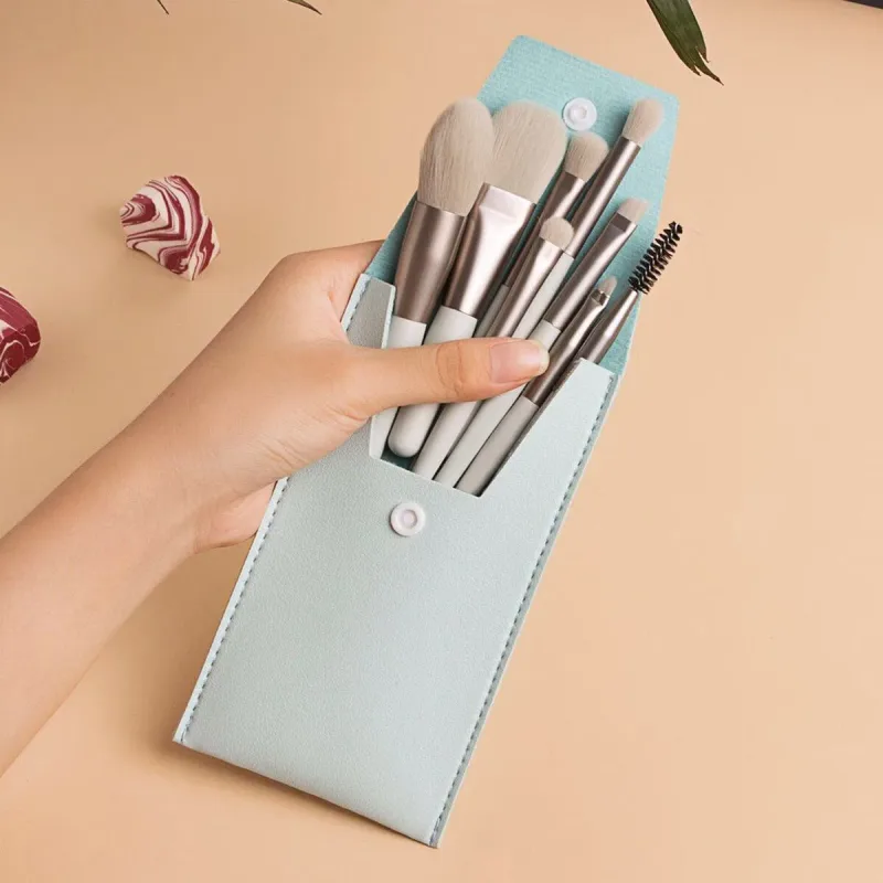 8-Piece Portable Concealer Foundation Make-Up Makeup Brush Soft Hair Eye Makeup Tools Beginner mini Set Alcohol Free