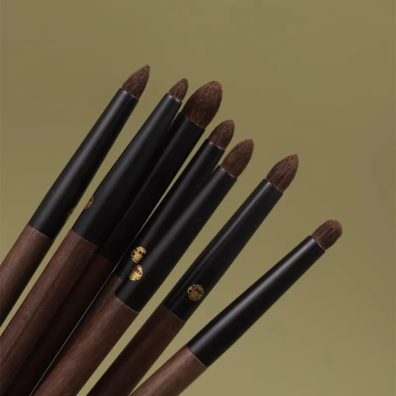 Professional Handmade Makeup Brushes 1PC Washed Horse Hair Pencil Eye Shadow Blending Brush Walnut Handle Make Up Brush