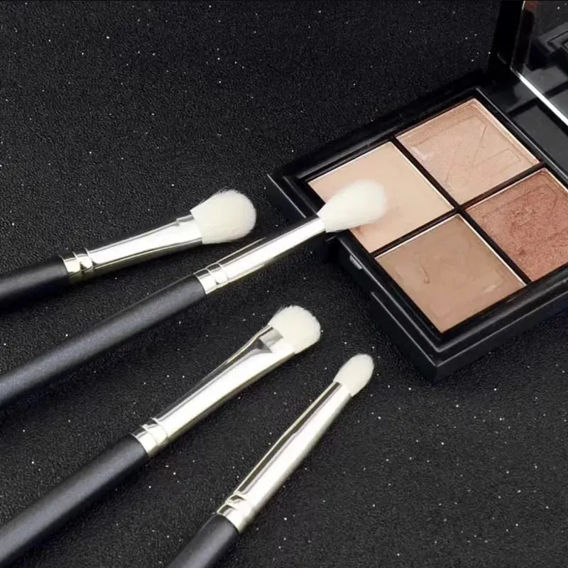 4Pcs Makeup Eyeshadow Brush Flat Eye Shadow Shader crease Blending Brushes Goat Hair Eye Shadow Liquid Cream Powder Make Up Tool