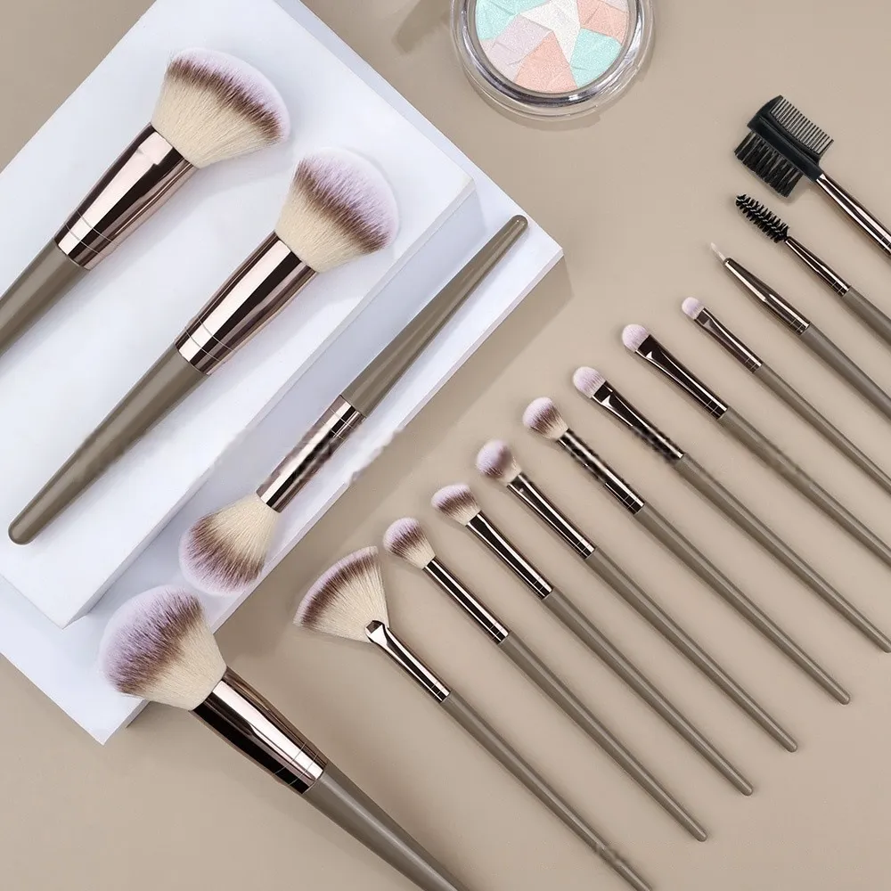 20Pcs Makeup Brushes Set Soft Synthetic Fiber Foundation Eyeshadow Blending Blush Powder Contour Beauty Tool — image 8
