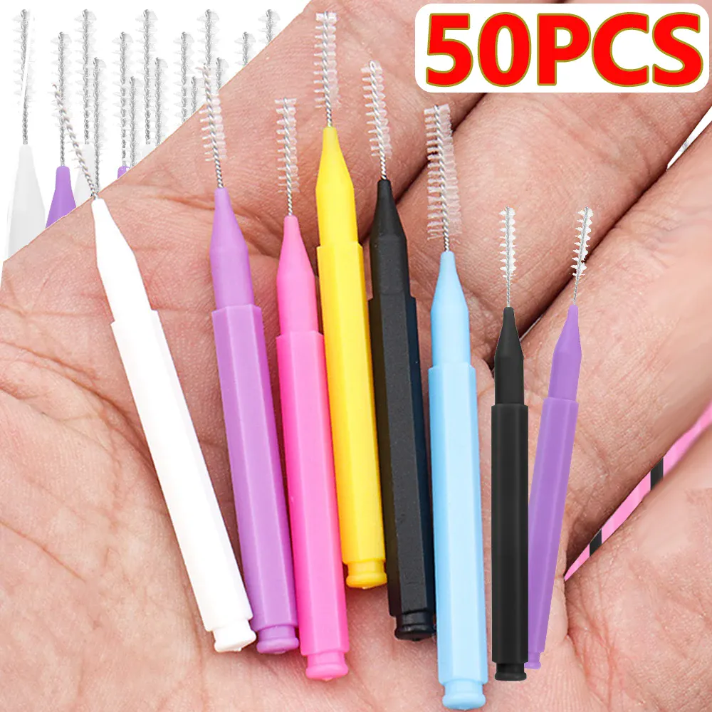 Disposable Mini Eyebrow Brush 50pcs Portable Eyelash Brow Lifting Brushes Applicators Eyelash Comb Lash Extension Beauty Brush — image 1