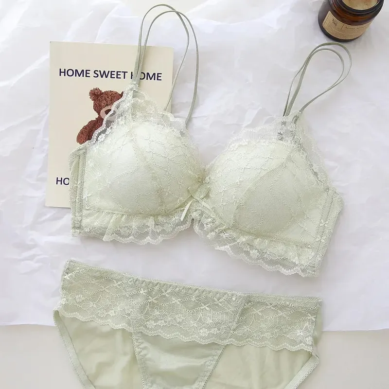 Ensemble de lingerie en dentelle transparente douce, soutien-gorge sans fil à double bretelles pour soulever et rassembler les petits bustes — image 4