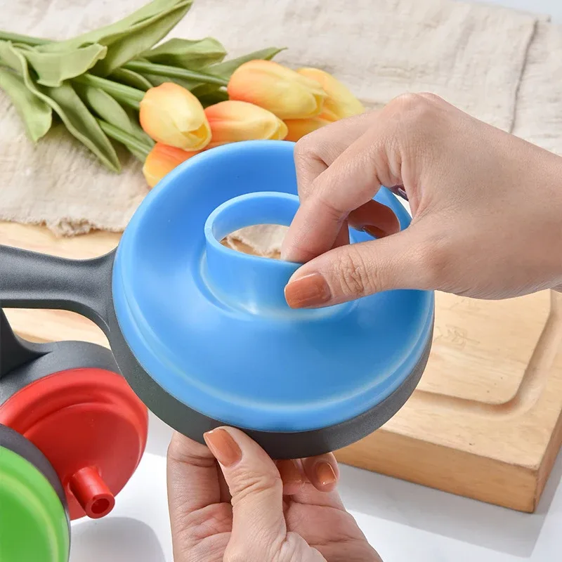 3Pcs/Set With 3 Size Kitchen Funnel Silicone Folding Telescopic Funne Powder Liquid Wide Mouth Jam Funnel Kitchen Utensils — image 3