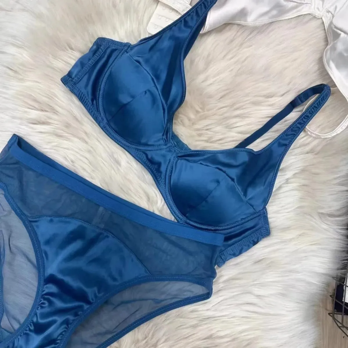 Set Bra Harian Kasual Wanita Set Lingerie Elegan Nipis Seluar Dalam Wanita Set Bra dan Seluar Dalam Biasa