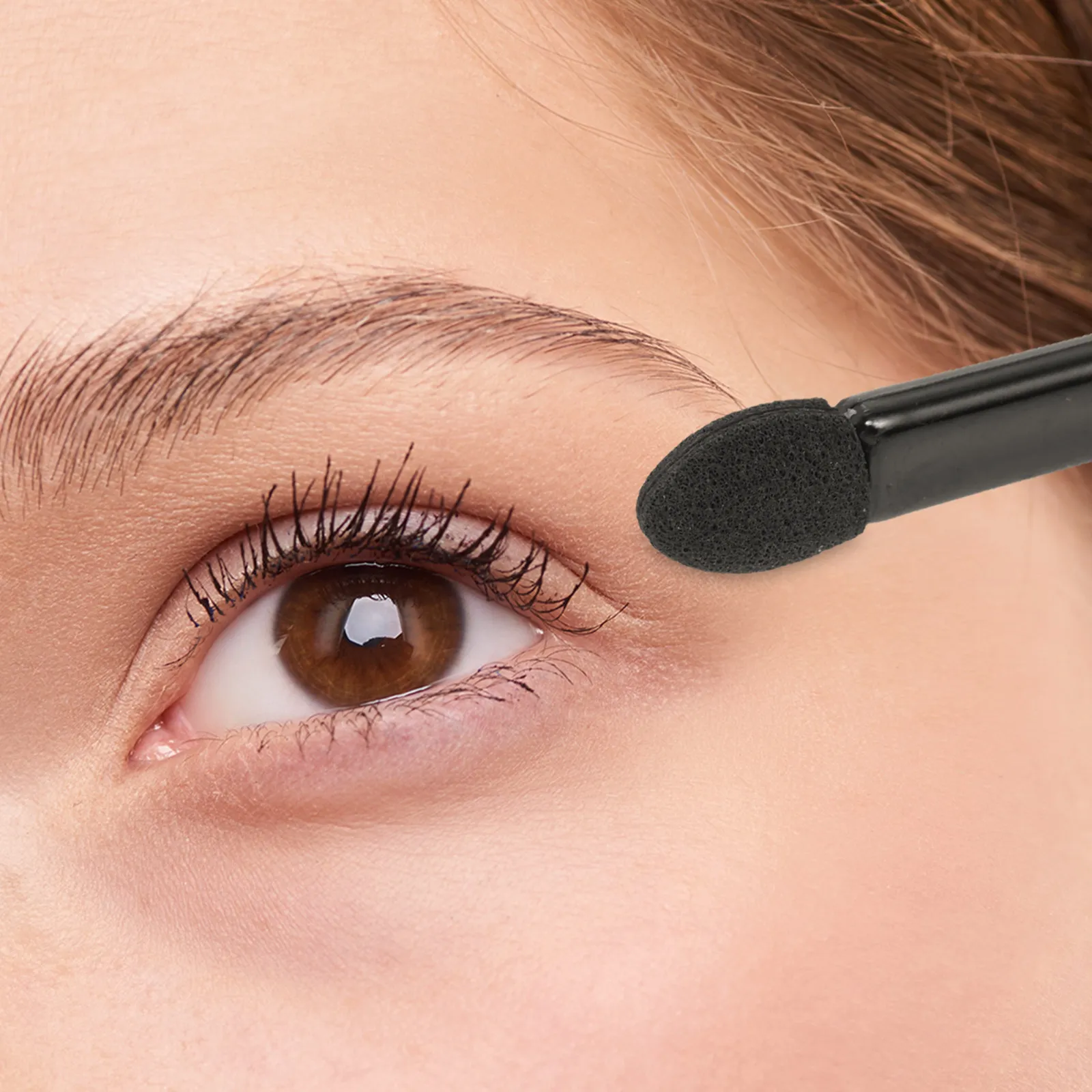 100 Buah Aplikator Eyeshadow Bahan Premium Kuas Makeup Kompak Ringan Stik Eyeshadow Alat Kuas Bibir Perlengkapan Makeup — image 2