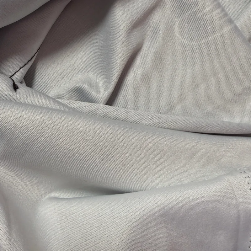 Baju peluh leher bulat lelaki baharu untuk Musim Bunga dan Musim Luruh 2026 adalah kasual dan selesa dengan cetakan corak huruf 3D — image 4