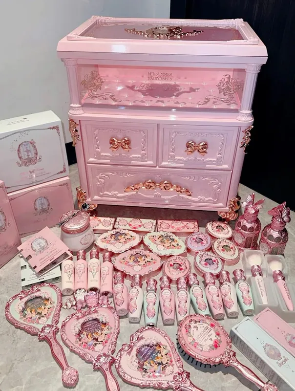 Flower Know Midsummer Night Carved Dressing Table Allin Makeup Gift Set — image 3