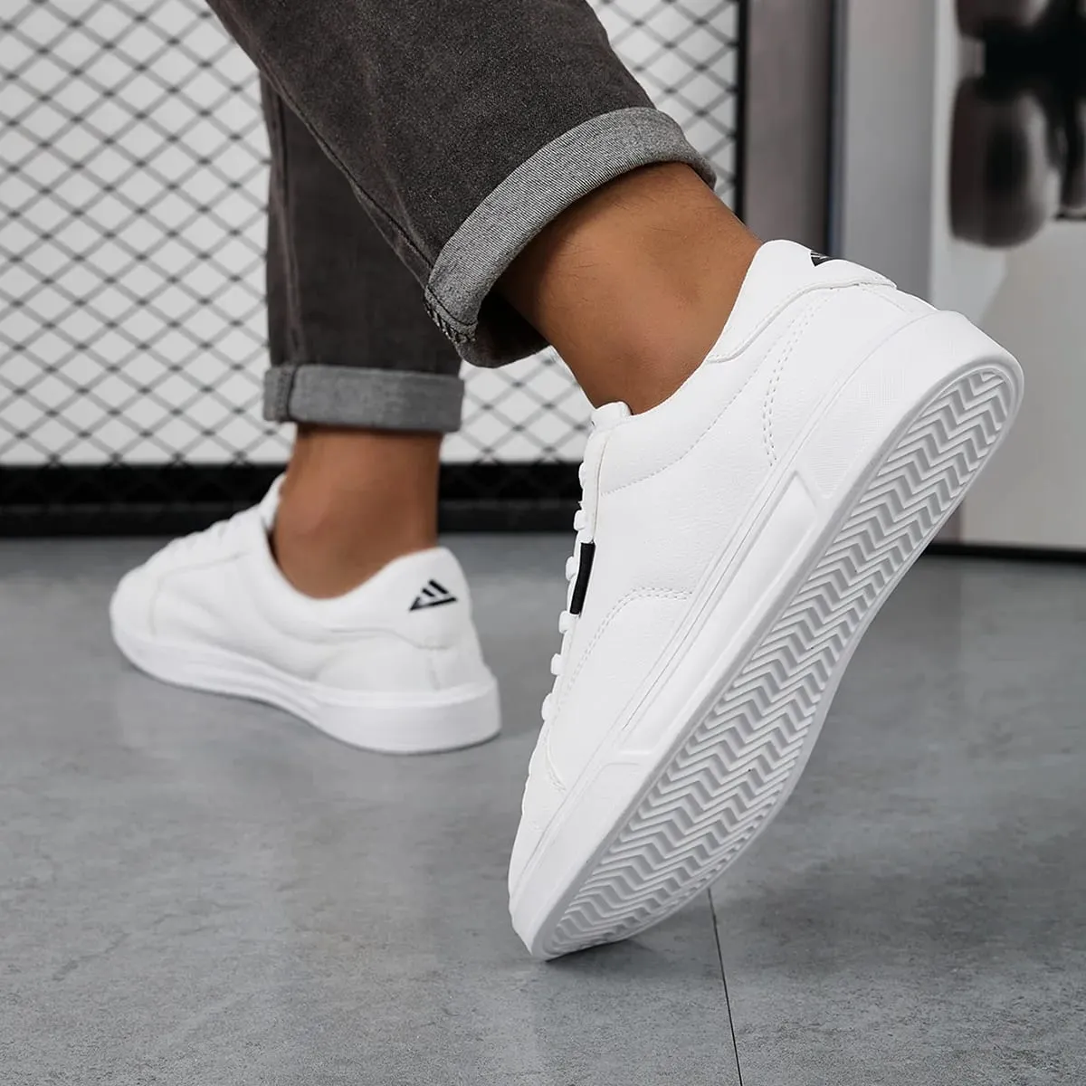Męskie buty Wygodne na co dzień dla kobiet Białe skórzane trampki Lekkie chodzenie Płaskie sportowe na świeżym powietrzu Bieganie Tenis Zapatillas — image 2