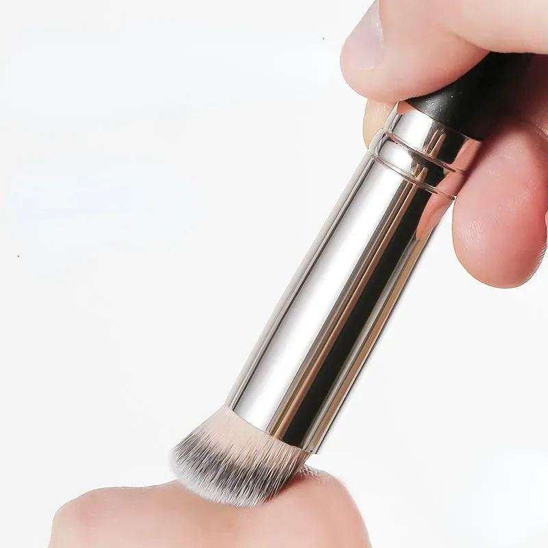 Foundation Concealer Pinsel Premium Contour Rouge Pinsel Makellos unter den Augen dichter Gesichts-Make-up-Pinsel Weicher Pinsel zum Verblenden — image 6