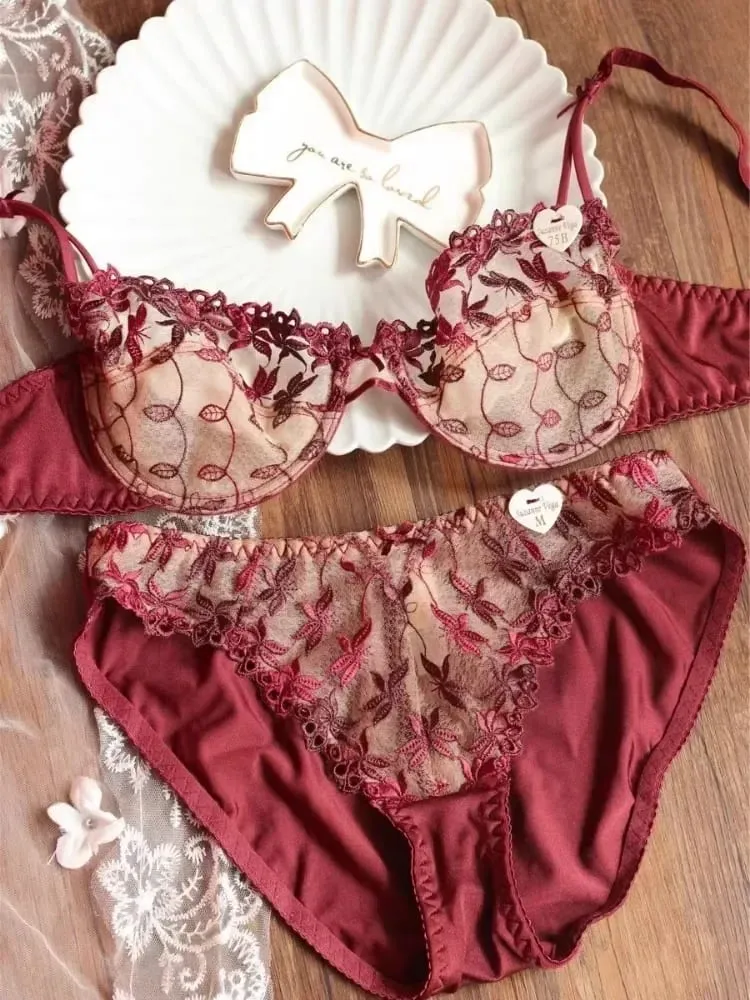Victorian Style Plus Size Red Lace Bra Set Sexy Underwire Support for Big Breasts Women's Elegant Lingerie Bow Design