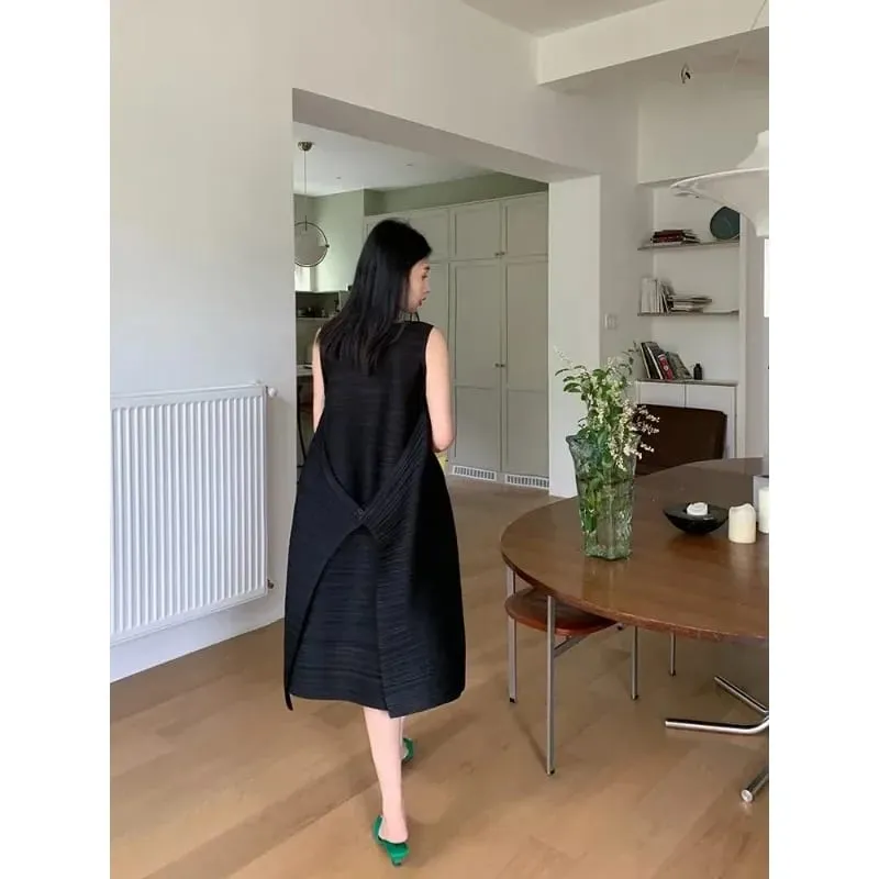 SXZ Miyake Pleated Women's Dresses Loose Plus Size High Quality Sense of Elegance Sleeveless Mid-length Skirt 2025 Spring New