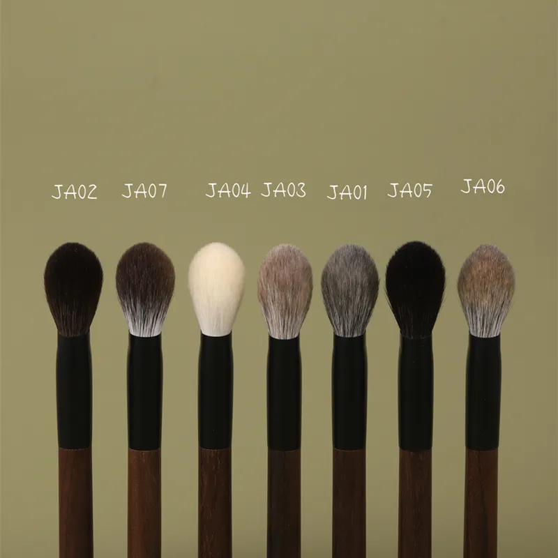 Professional Handmade Makeup Brushes 1PC Soft Squirrel Fox Horse Goat Hair Flat Round Blush Brush Walnut Handle Make Up Brush — image 5