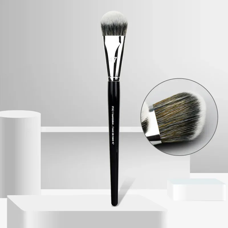 1 piece Pro Foundation #47 Powder foundation Makeup brushes Shadow Make up brush synthetic Hair wood handle