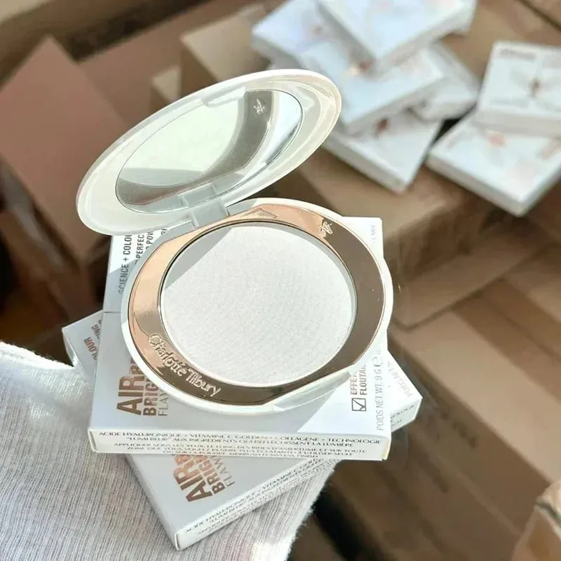 New Charlotte Tilbury Two Color Heart Shaped Powder Blusher Setting Spray Oil Control Powder Blusher Air Cushion Pen Cosmetic — image 4