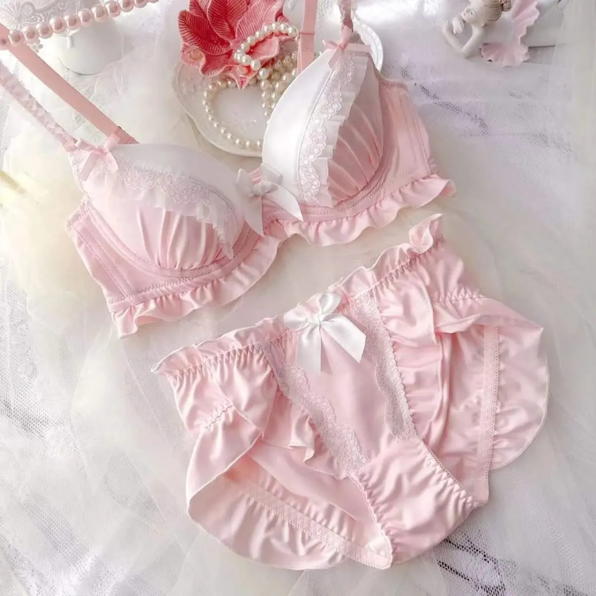 Stickerei Push-up Dessous Frauen dünne Körbchen College-Stil Student BHs Mädchen niedlich gesammelt sexy Unterwäsche BH-Set