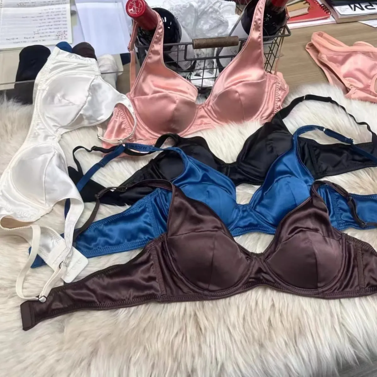 Set reggiseno arricciato in raso intimo sottile e comodo seni grandi antitraccia mostrano piccoli slip lingerie push up