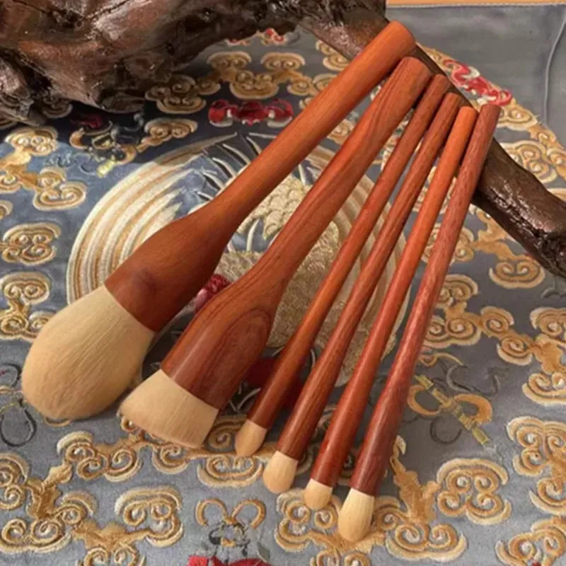 Sandalwood Handle Makeup Brushes Foundation Powder Highlighter Sculpting Eyeshadow Smudge Blender Detail Cosmetic Brush Tool — image 1