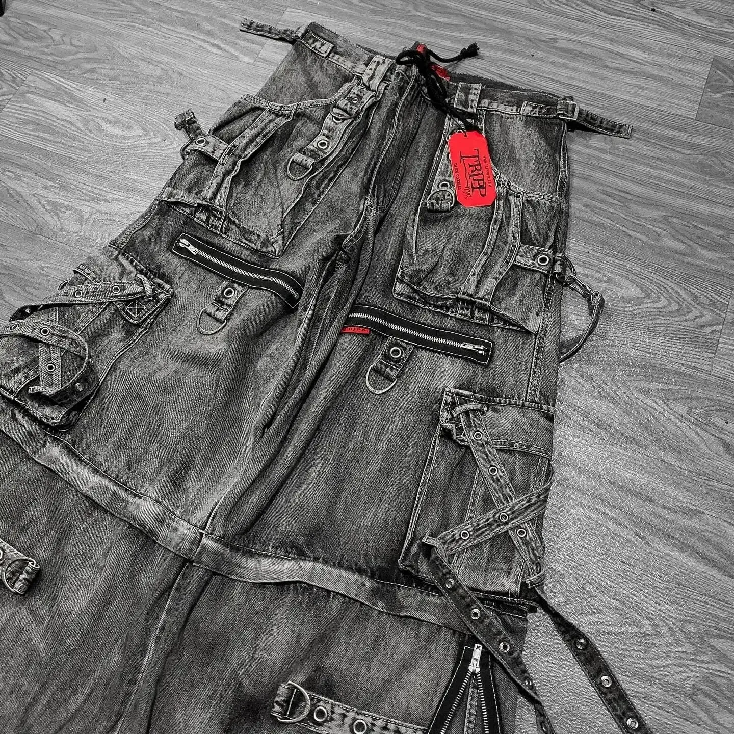 Y2K Gothic Jeans Men Women Harajuku Hip Hop Washed Distressed Denim Trousers Multi Pockets Oversized Wide Leg Pants Baggy Jeans — image 4
