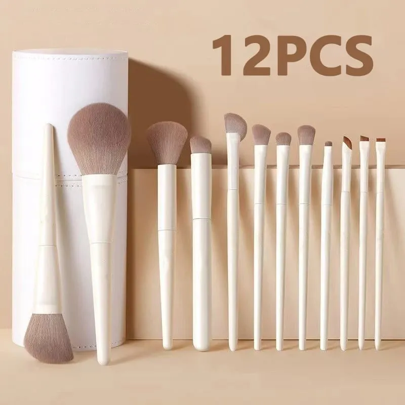 Set di pennelli per trucco occhi morbidi per principianti 12 pezzi Kit di pennelli per sfumare ombretti Setole sintetiche vegane Portatili per studenti — image 1