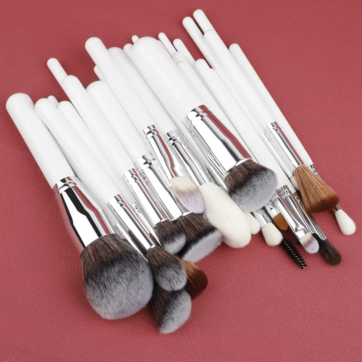 30 Pcs Makeup Brush Sets Professional Artists Using Angled Eye Contour Blending Brushes High Quality White Brush Custom — image 3