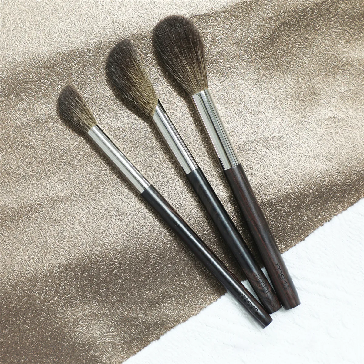 Professional Handmade Make Up Brush 1PC Blush Highlighter Brush Soft Saikoho Goat Hair Ebony Wood Handle Makeup Brushes