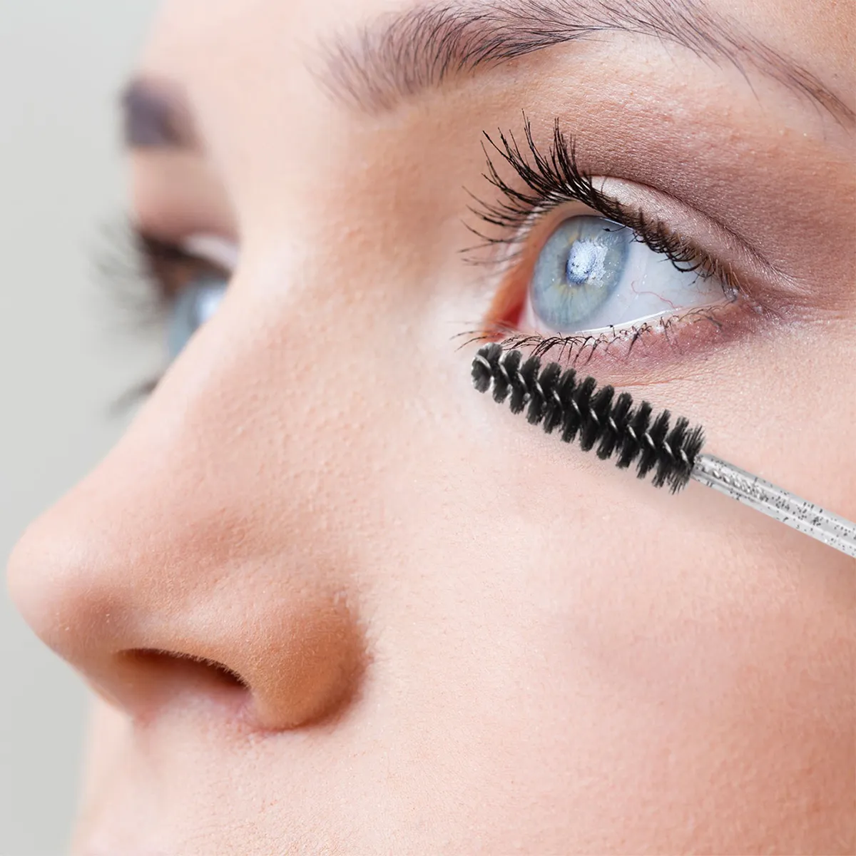500Pcs Eyelash Brushes Eyelashes Extension Brush Mascara Wands Applicators Makeup Accessories For Eyelashes Eyebrows Wholesaler — image 3