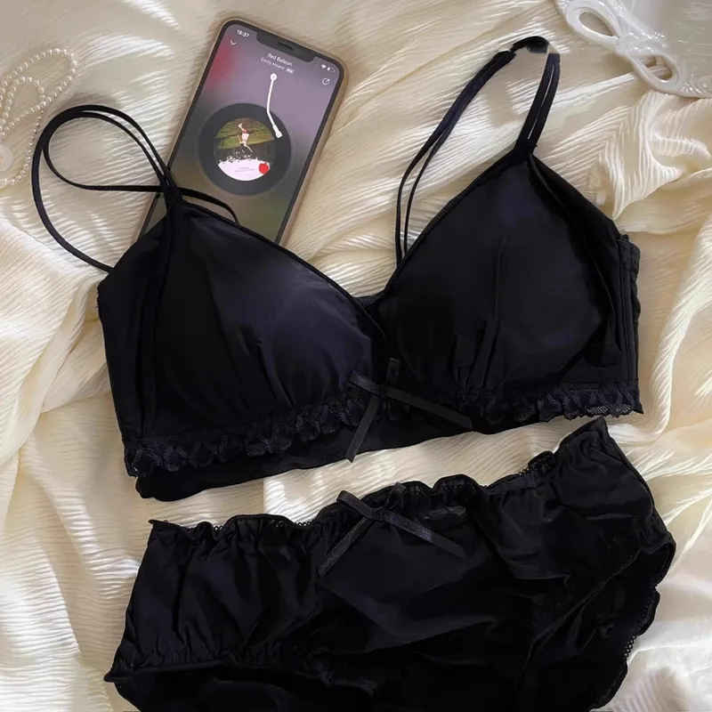 French thin cup girly lingerie no underwire small breast hold up no underwire sweet bra set — image 9
