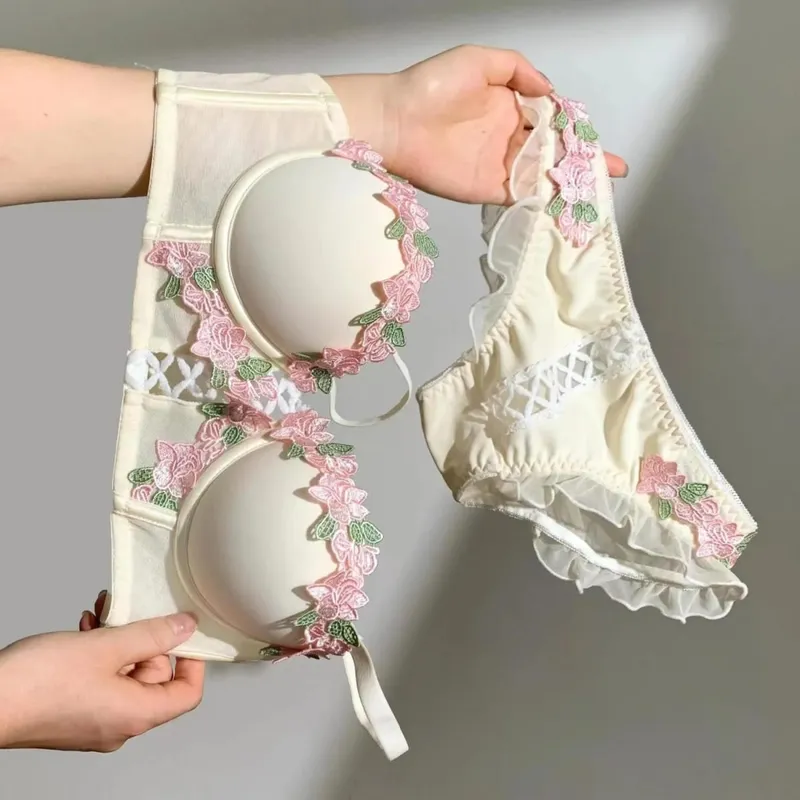 London Anime Bralette - Delicate Wireless Bra for Set Teens Japanese Summer Underwear Small Bust Close-Fit Subtle Allure — image 11