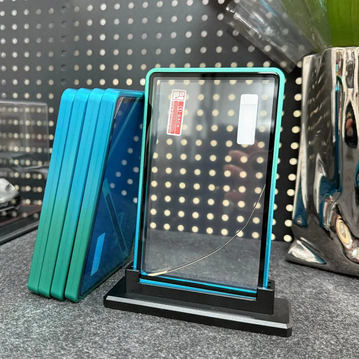 Multicolor Gradient Color Aluminum Alloy Trading Card Protect Holder Metal Case For 35PT PSA CGC Graded Card — image 4