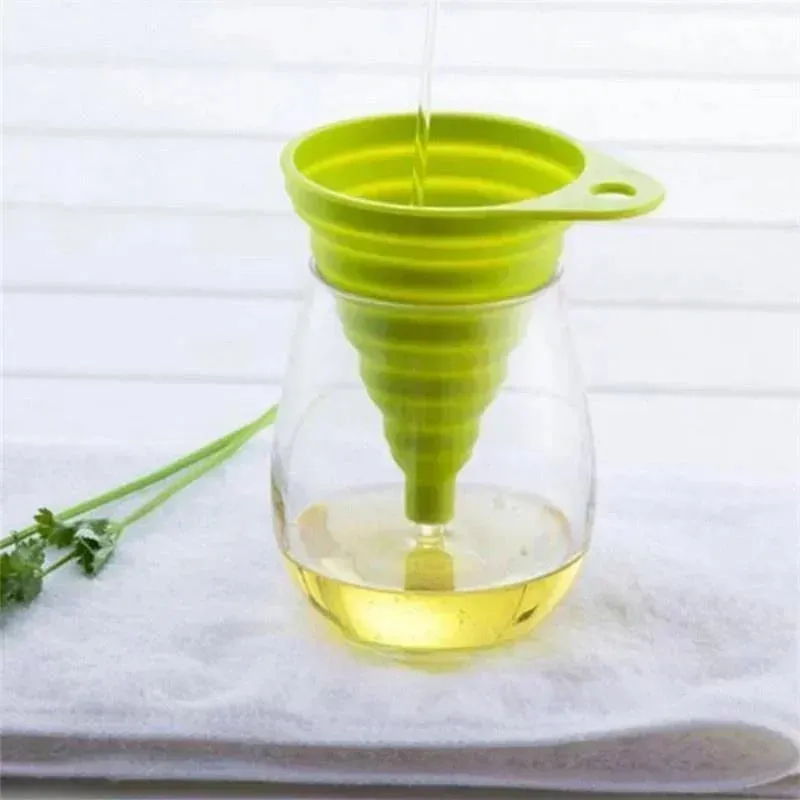 Mini Silicone Gel Foldable Collapsible Style Funnel Hopper Kitchen Tool — image 3
