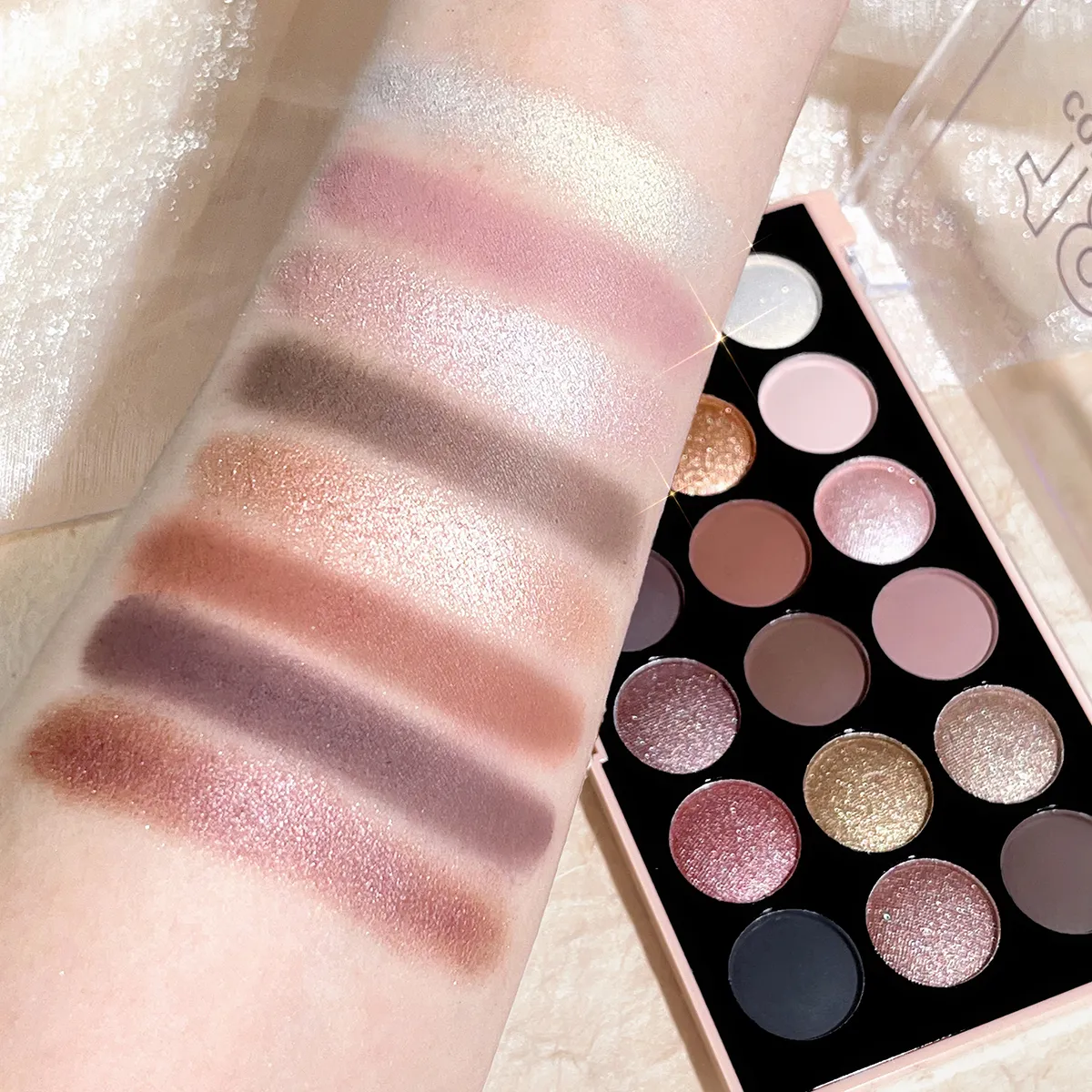 18-Color Eyeshadow Palette – Pearlescent Matte Fine Shimmer Glitter Earth Tones Long-Lasting High-Performance — image 4