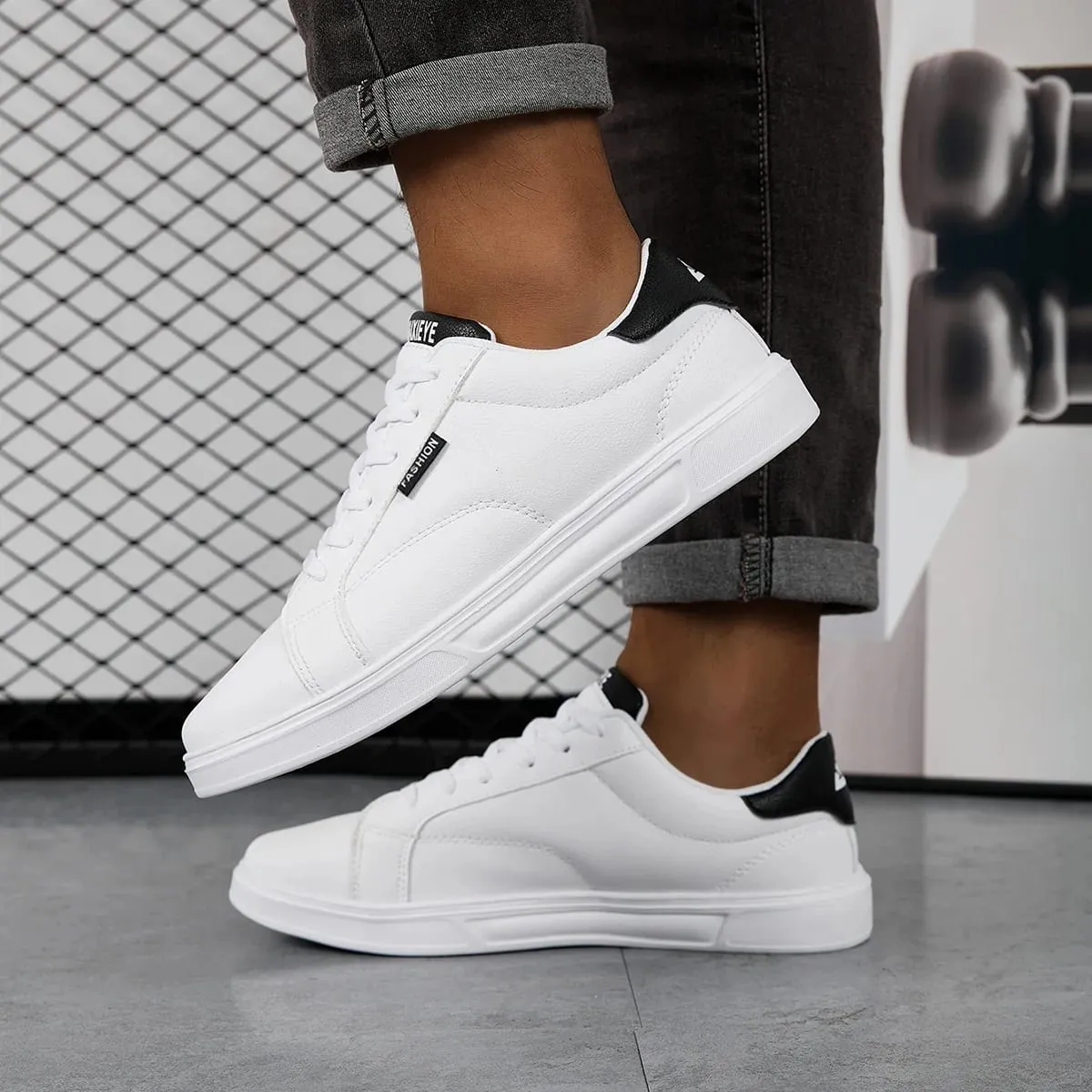 Męskie buty Wygodne na co dzień dla kobiet Białe skórzane trampki Lekkie chodzenie Płaskie sportowe na świeżym powietrzu Bieganie Tenis Zapatillas — image 1