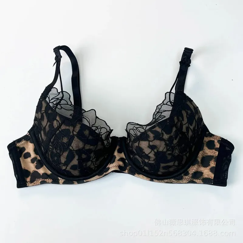 Leopar Sutyen Seti Kadın Dantel Seksi iç çamaşırı seti Bayanlar Zarif Mikro Bikini Tanga İç Sutyen ve Külot Seti