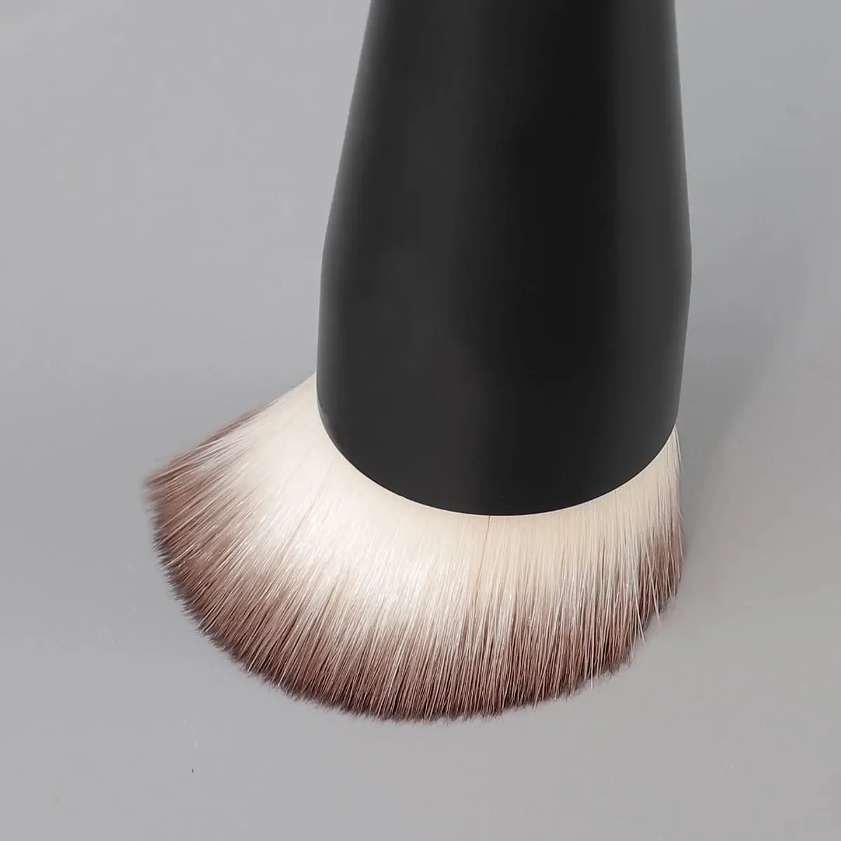 Makeup Brushes Foundation Concealer Angled Seamless Cover Synthetic Dark Circle Liquid Cream Cosmetics Contour Brush Beauty Tool — image 4