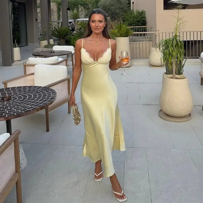Vestido sexi de satén amarillo con encaje y retales, vestido femenino con tirantes finos, sin mangas, cuello en V, corte al bies, bata de fiesta nocturna de verano 2026