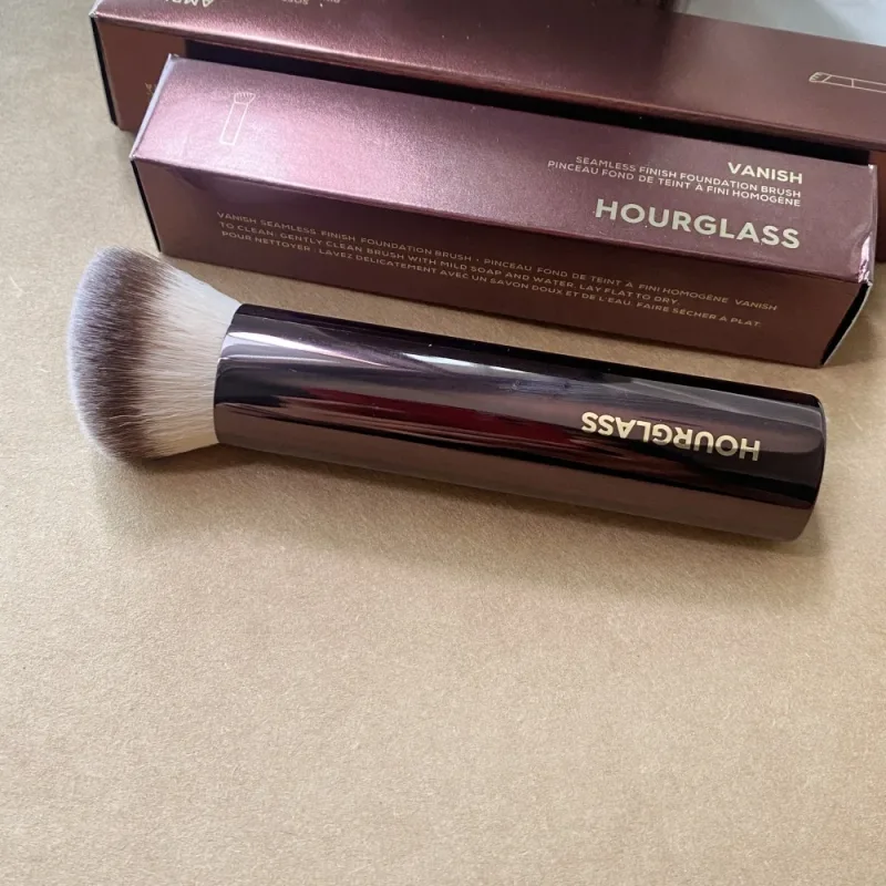 Hourglass Makeup Brushes Face Large Powder Blush Foundation Contour Highlight Blending Retractable Kabuki Cosmetic Brush Tools