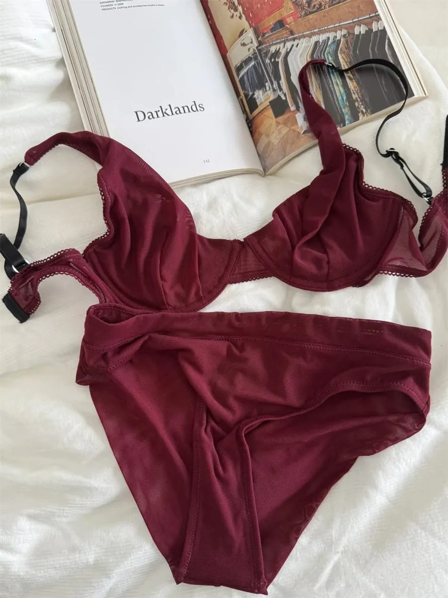 Bra pakaian dalam yang selesa dengan seluar dalam sesuai dengan pakaian dalam kecil yang segar sehingga menyokong payudara besar menunjukkan set bra kecil — image 4