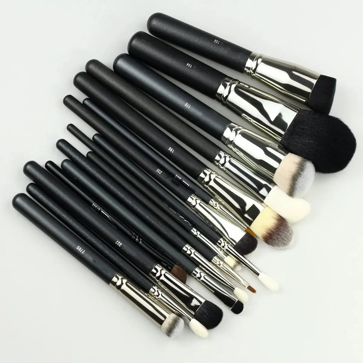 1pc M series Makeup Brushes Powder Contour Eyeshadow Make Up Brush Animal Hair Wood Handle High Quality Cosmetic Tool Artist — image 2