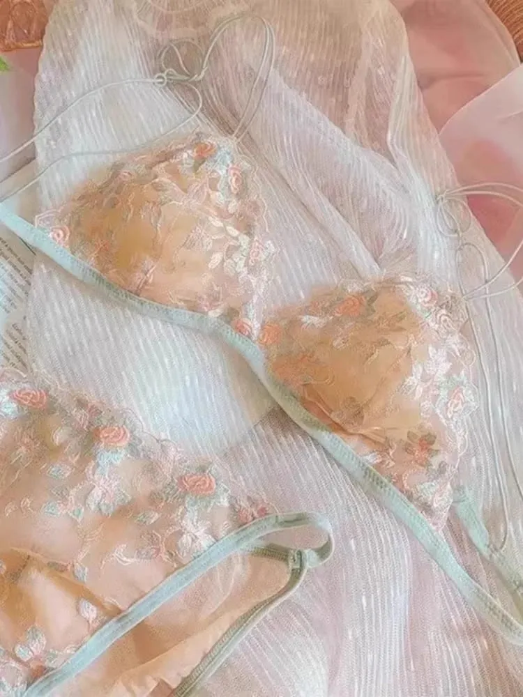 French pure Desire Embroidered Lace Dream Triangle Cup Without Underwire Thin Belt Small Bra Set Ultra-thin Sexy Bra Set — image 1