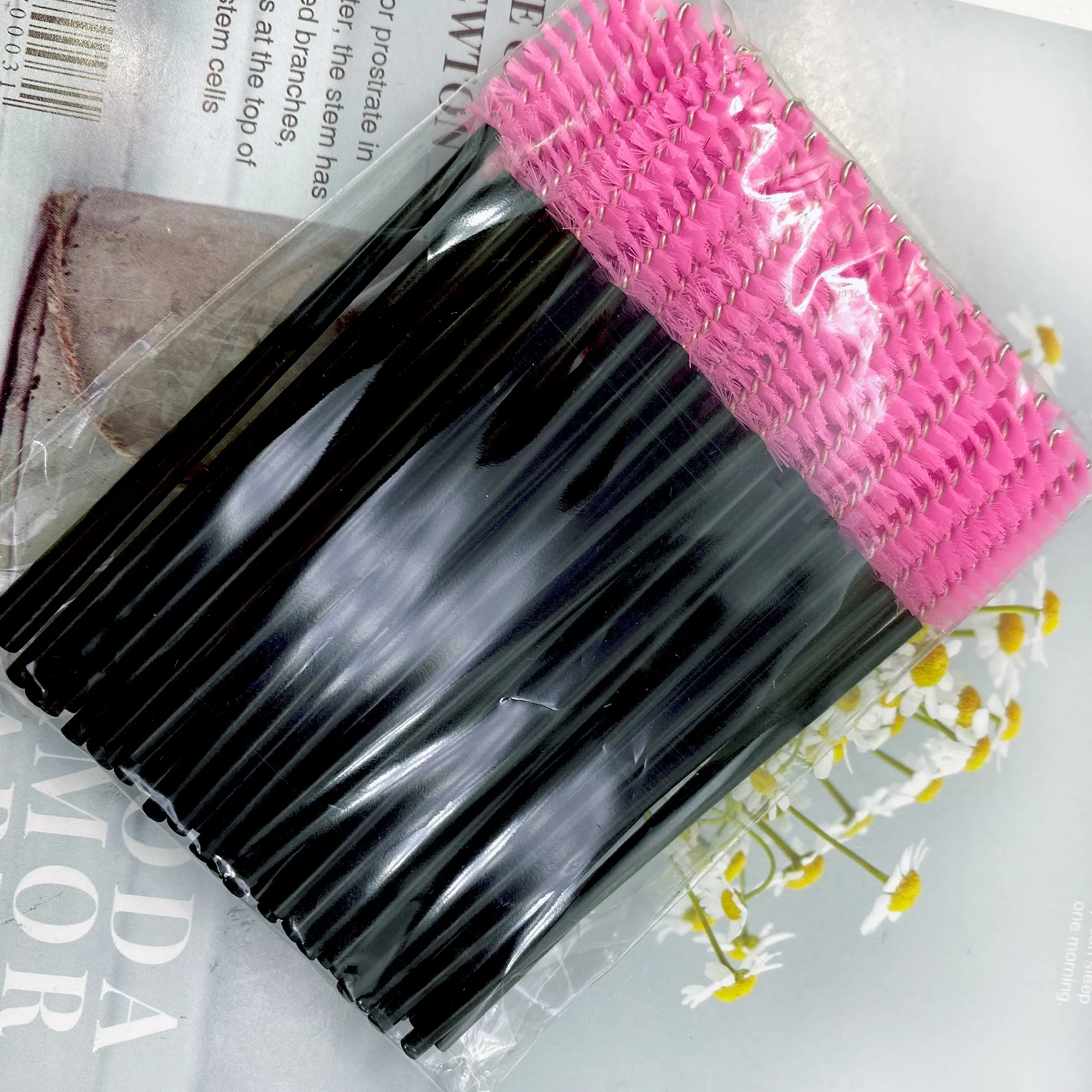 500pcs Mascara Wands Disposable Eyebrow Eyelash Brushes Eyelash Spoolies Applicator for Eyelash Extension Makeup Tool — image 6