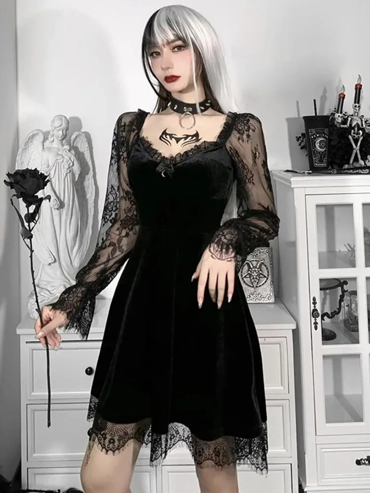 Gothic Lolita Girl Lace Trim Velvet A-Line Dress Wanita Perspektif Seksi Lengan Panjang V Leher Slim Mini Dress Kostum Pesta Cosplay