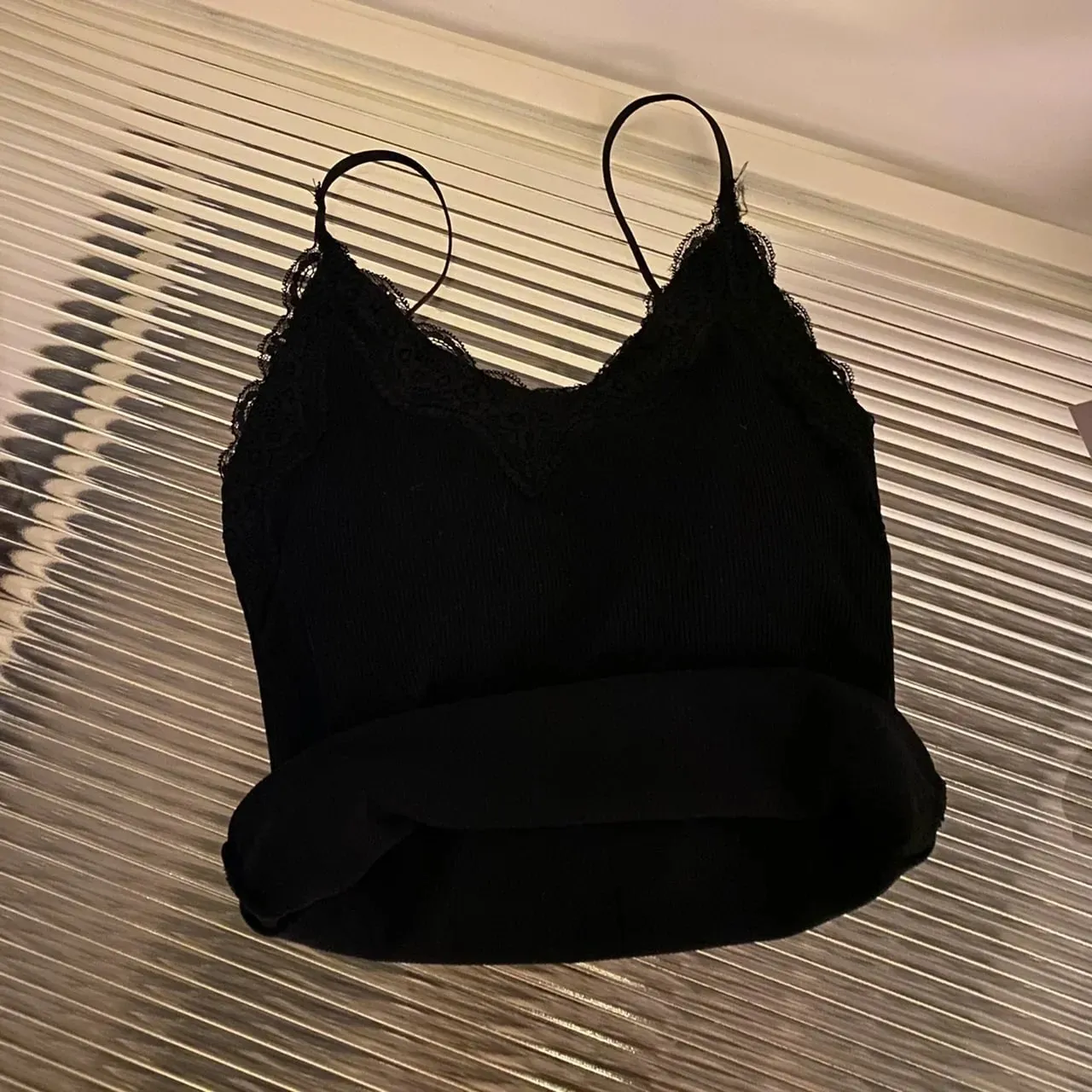 Camis Elegan Ramping Musim Panas 2026 Atasan Kamisol Wanita Atasan Korset Tanpa Lengan Seksi dengan Bantalan Dada Atasan Crop Tambal Sulam Renda Manis — image 8