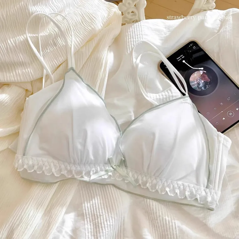 French thin cup girly lingerie no underwire small breast hold up no underwire sweet bra set — image 11