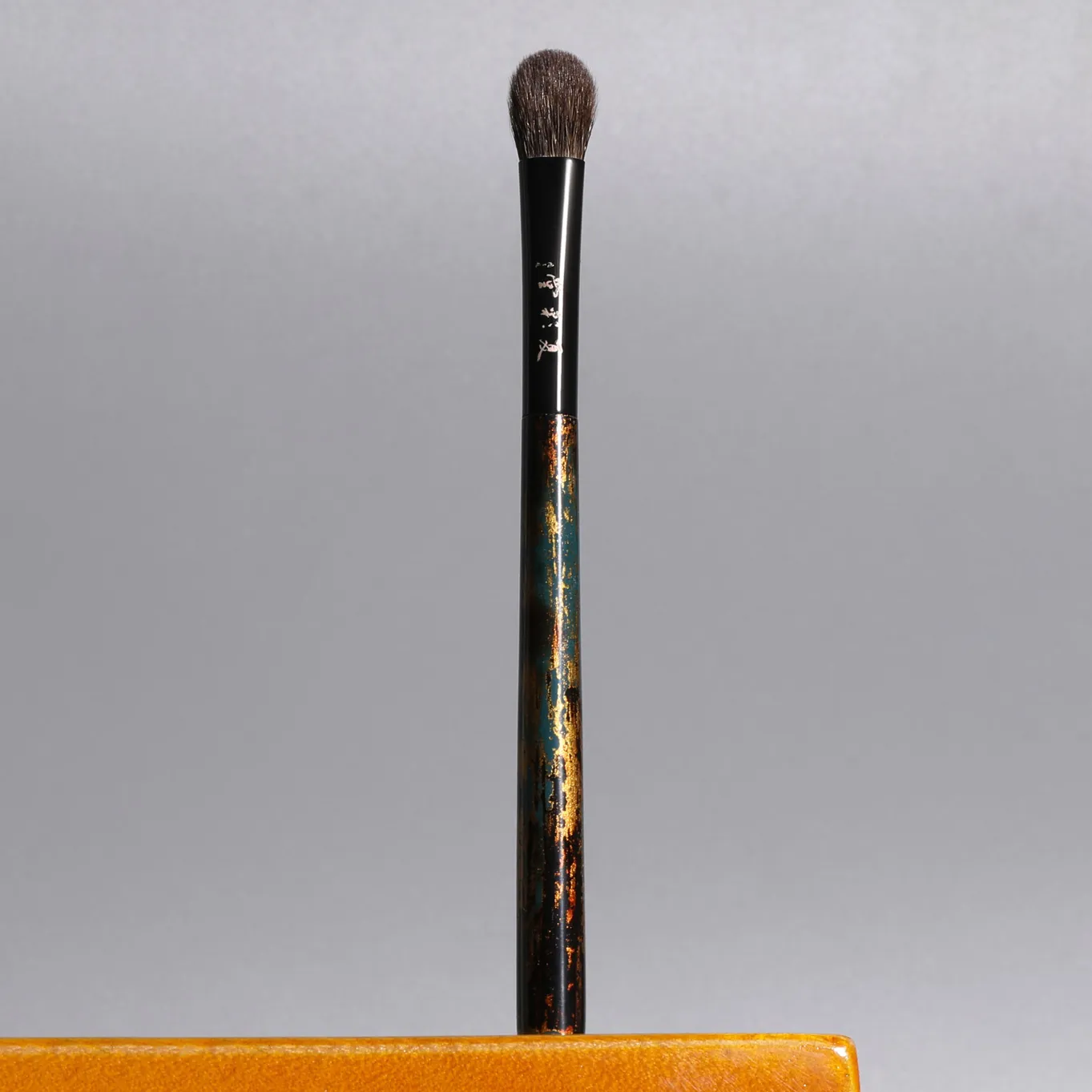 DS-02(HS) Professional Handmade Make Up Brush Large Eye Shadow Brush Pine Squirrel Goat Hair Raw Lacquer Handle Makeup Brushes