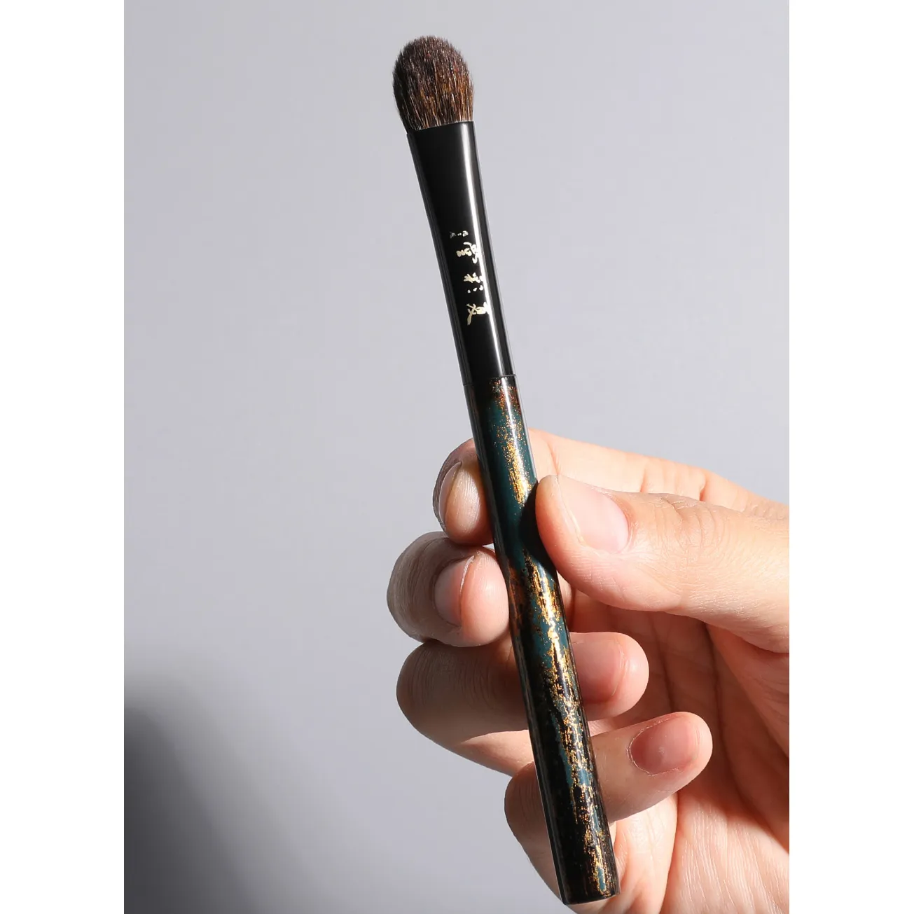 DS-05(HS) Professional Handmade Make Up Brush Large Eye Shadow Brush Pine Squirrel Goat Hair Raw Lacquer Handle Makeup Brushes
